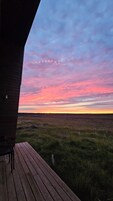 Fachada de la propiedad por la tarde o noche