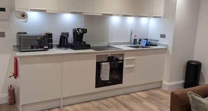 Homely and Lush 1 Bed Apartment at Gravesend
