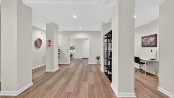 House, 5 Bedrooms | Interior