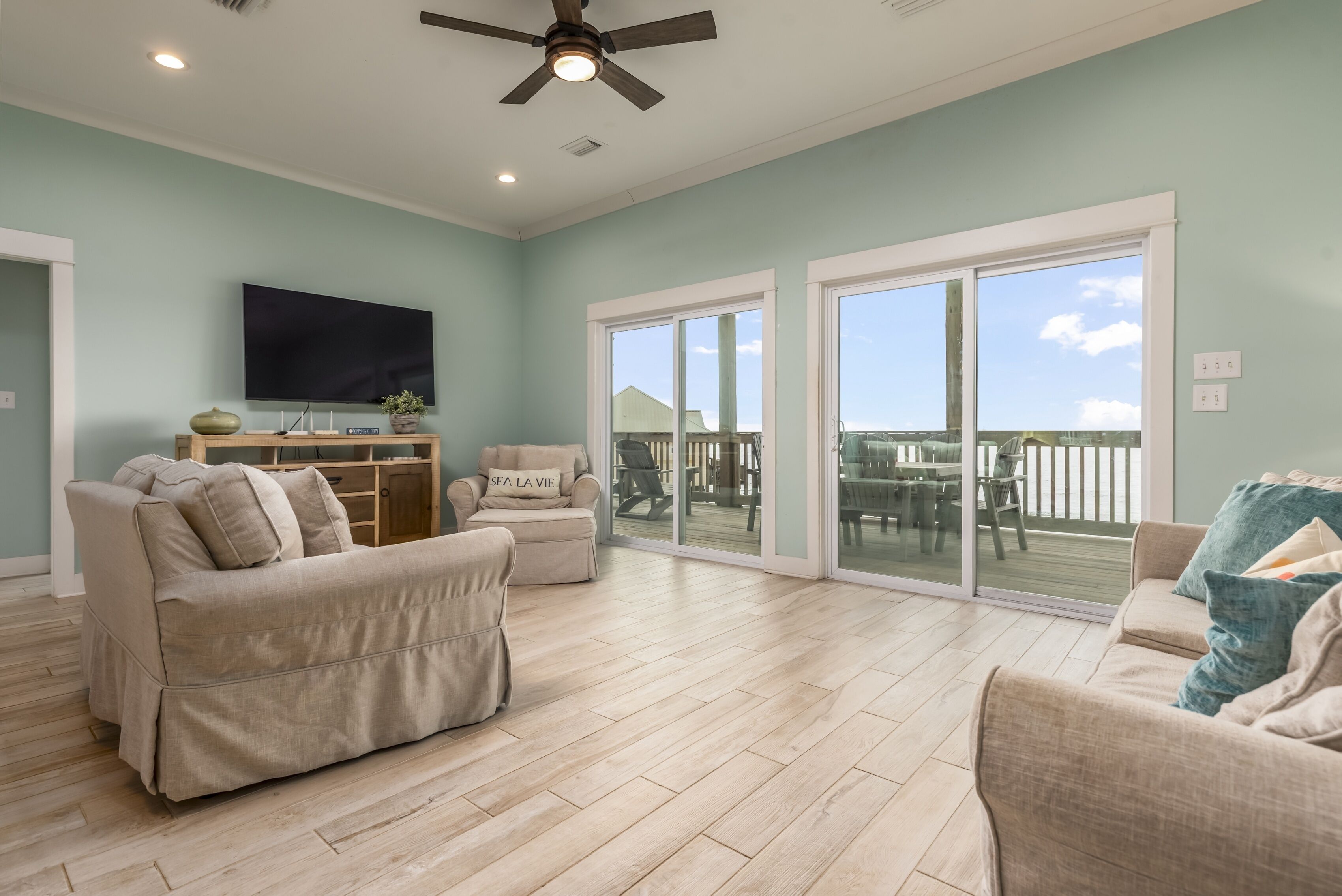 House, 4 Bedrooms | Living area