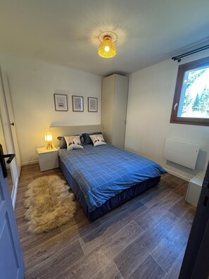 2 chambres, fer et planche à repasser, draps fournis