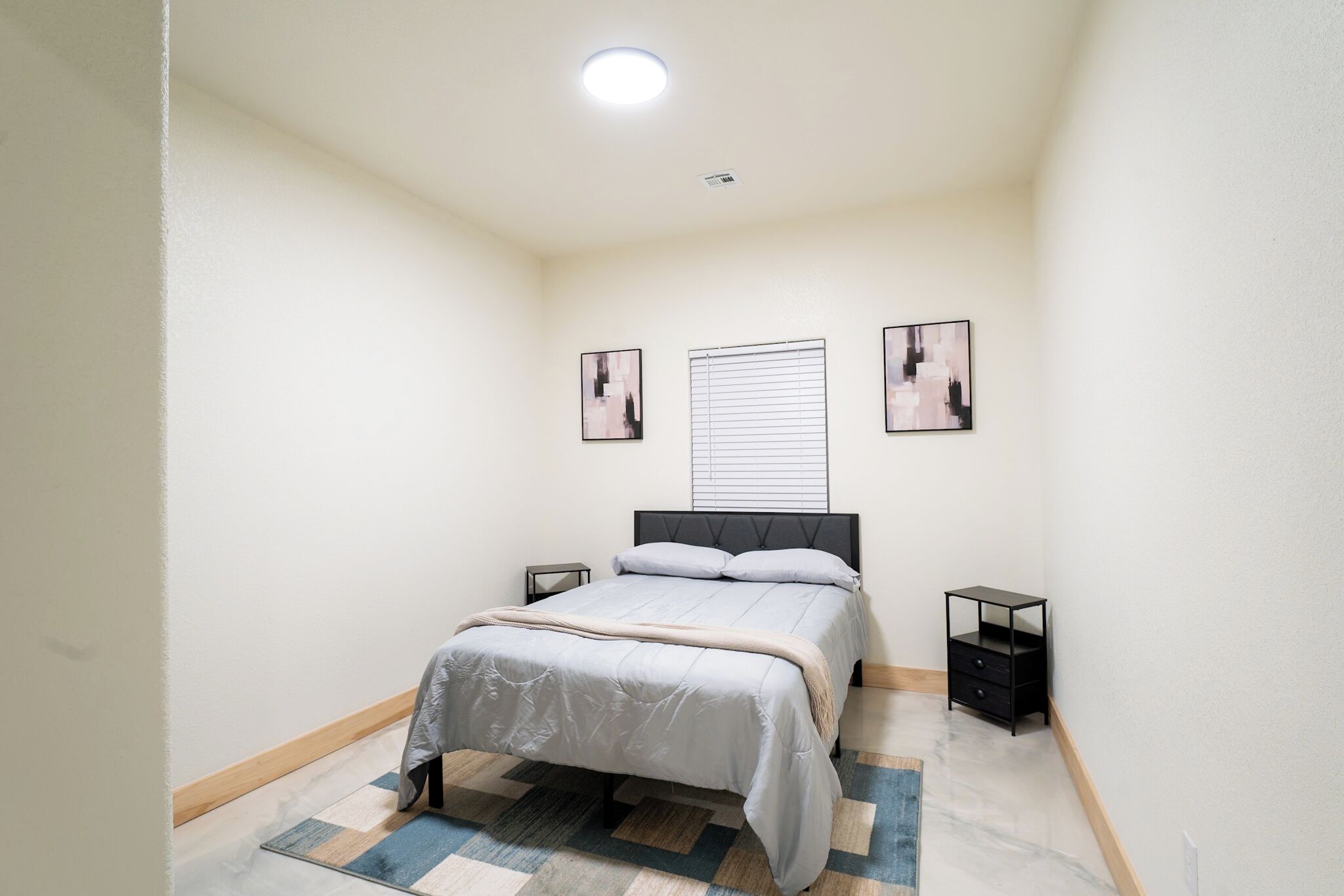 2 makuuhuonetta, silitysrauta/-lauta, Wi-Fi, vuodevaatteet