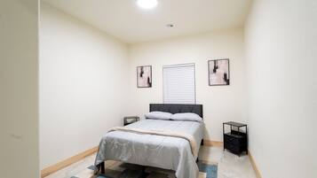 2 sovrum, strykjÀrn/strykbrÀda, wi-fi och sÀngklÀder