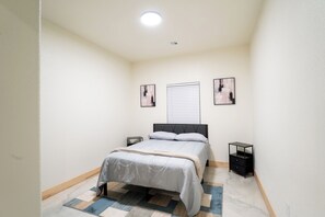 2 sovrum, strykjärn/strykbräda, wi-fi och sängkläder