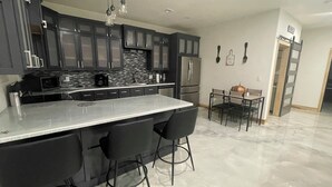 Private kitchen - Country Condo
 2-bedroom  with AC in Carl Junction (Carl Junction)