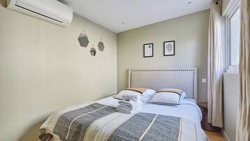 2 bedrooms, desk, iron/ironing board, free WiFi