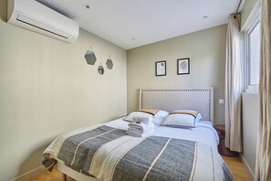 2 bedrooms, desk, iron/ironing board, free WiFi