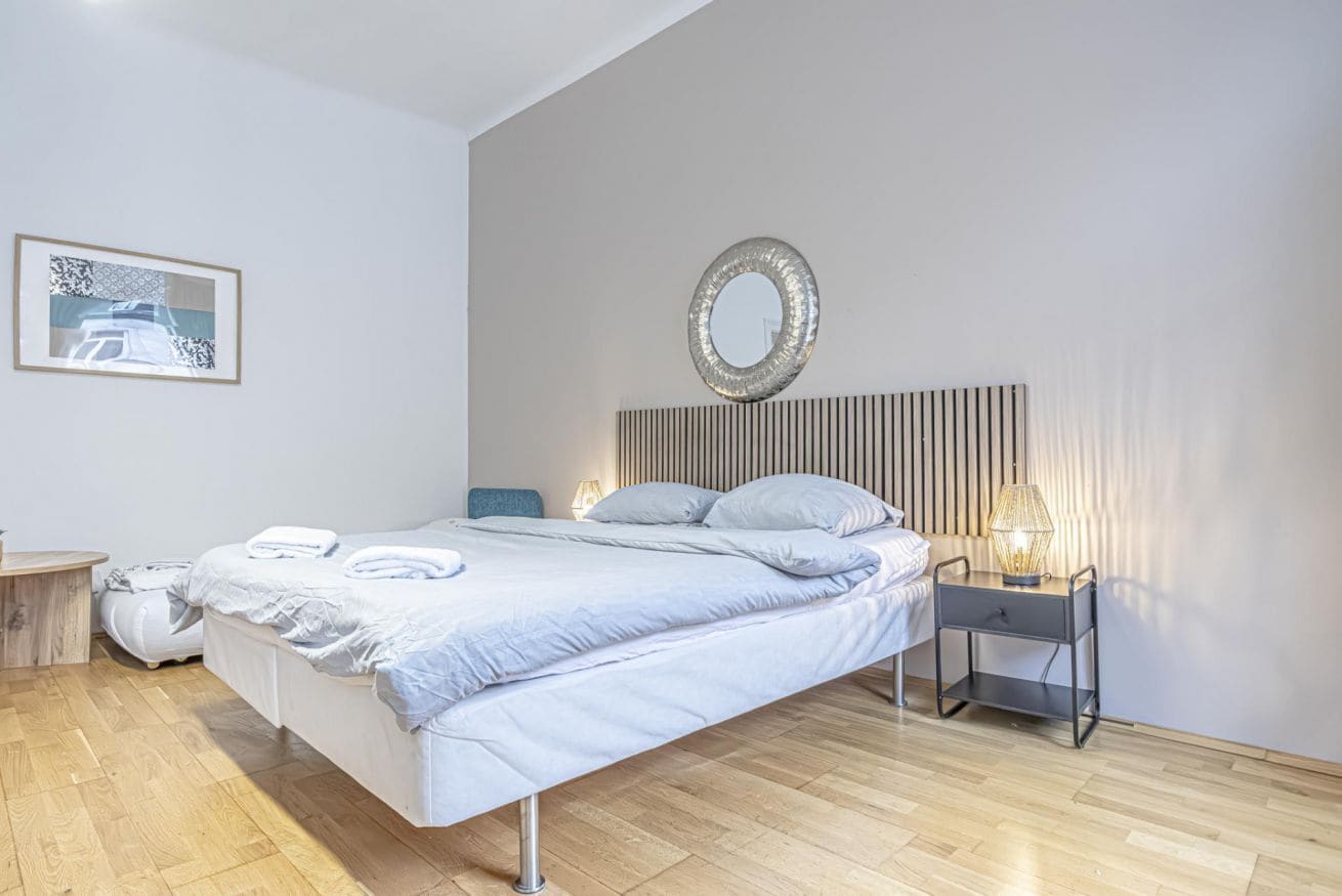 2 bedrooms, iron/ironing board, WiFi, bed sheets