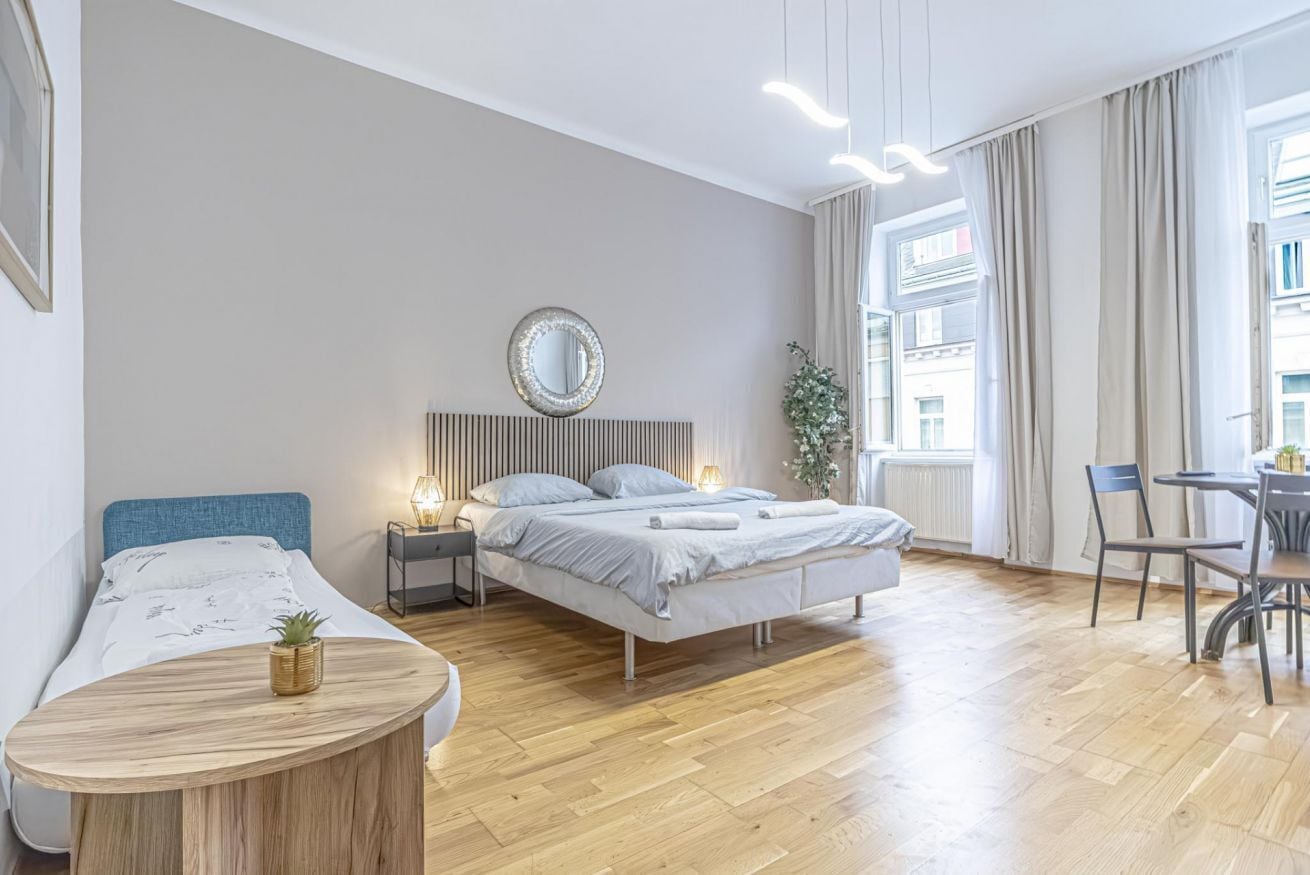 2 makuuhuonetta, silitysrauta/-lauta, Wi-Fi, vuodevaatteet