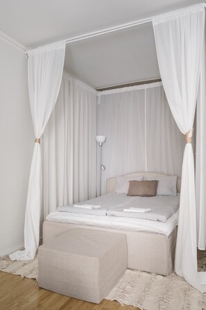 Standard Apartment, Courtyard View - 1BR Demure Design & Urban Living in Kamppi (Helsinki)