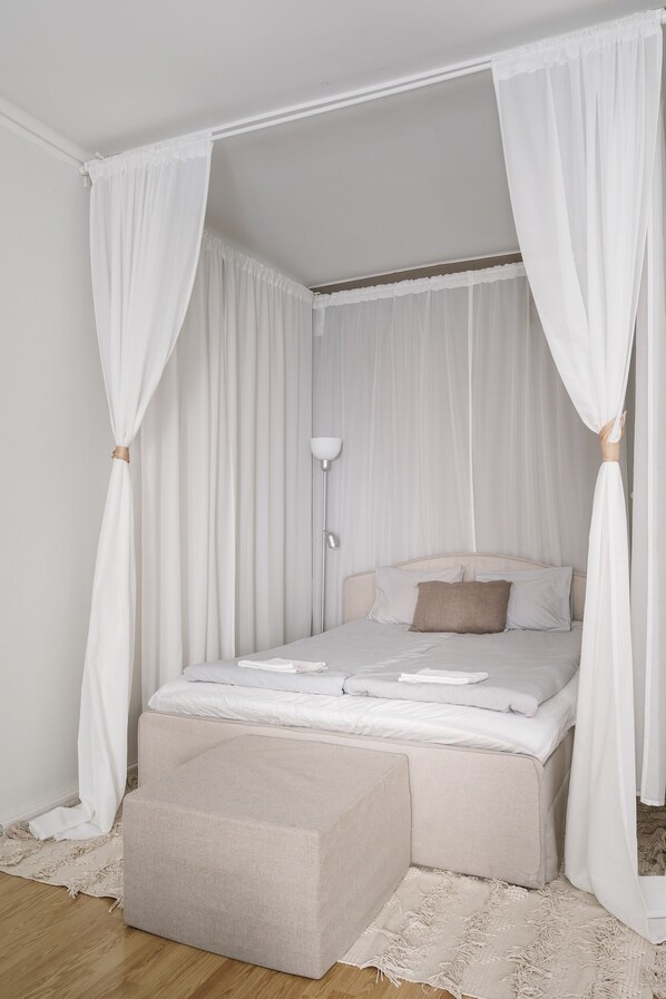 Standard Apartment, Courtyard View | Blackout drapes, free WiFi, bed sheets - 1BR Demure Design Urban Living Space (Helsinki)