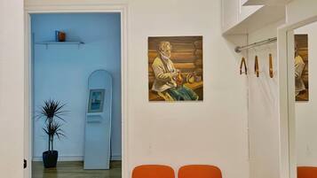 Standard Apartment, Courtyard View | Living area