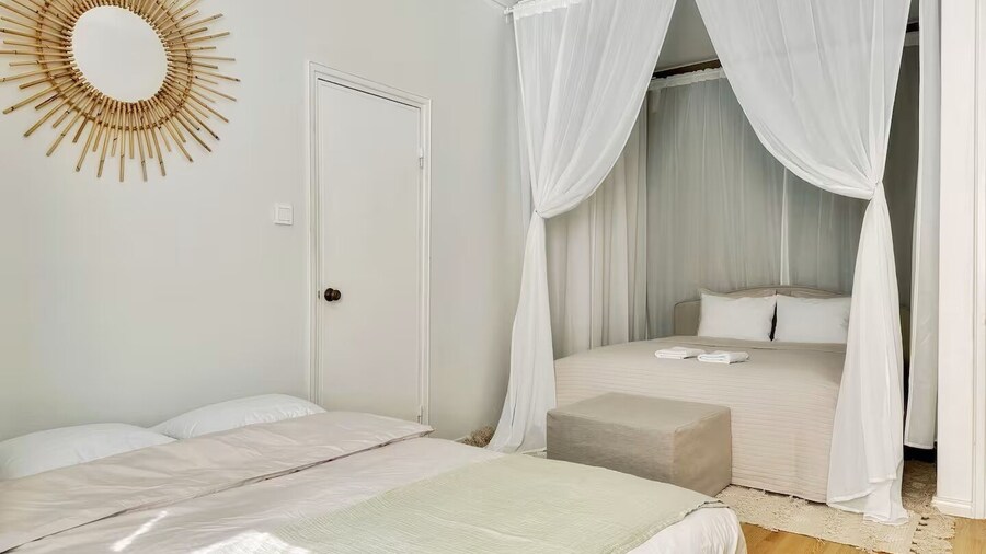 1BR Demure Design Urban Living Space