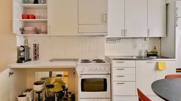 Standard Apartment, Courtyard View | Private kitchen | Full-sized fridge, microwave, oven, stovetop