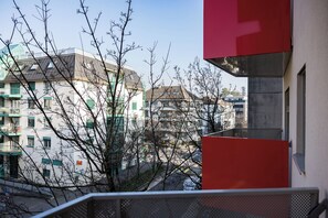 THE CLASSY MINIMALIST LAKEFRONT | Balcony view - Swiss Flat Rental (Lausanne)