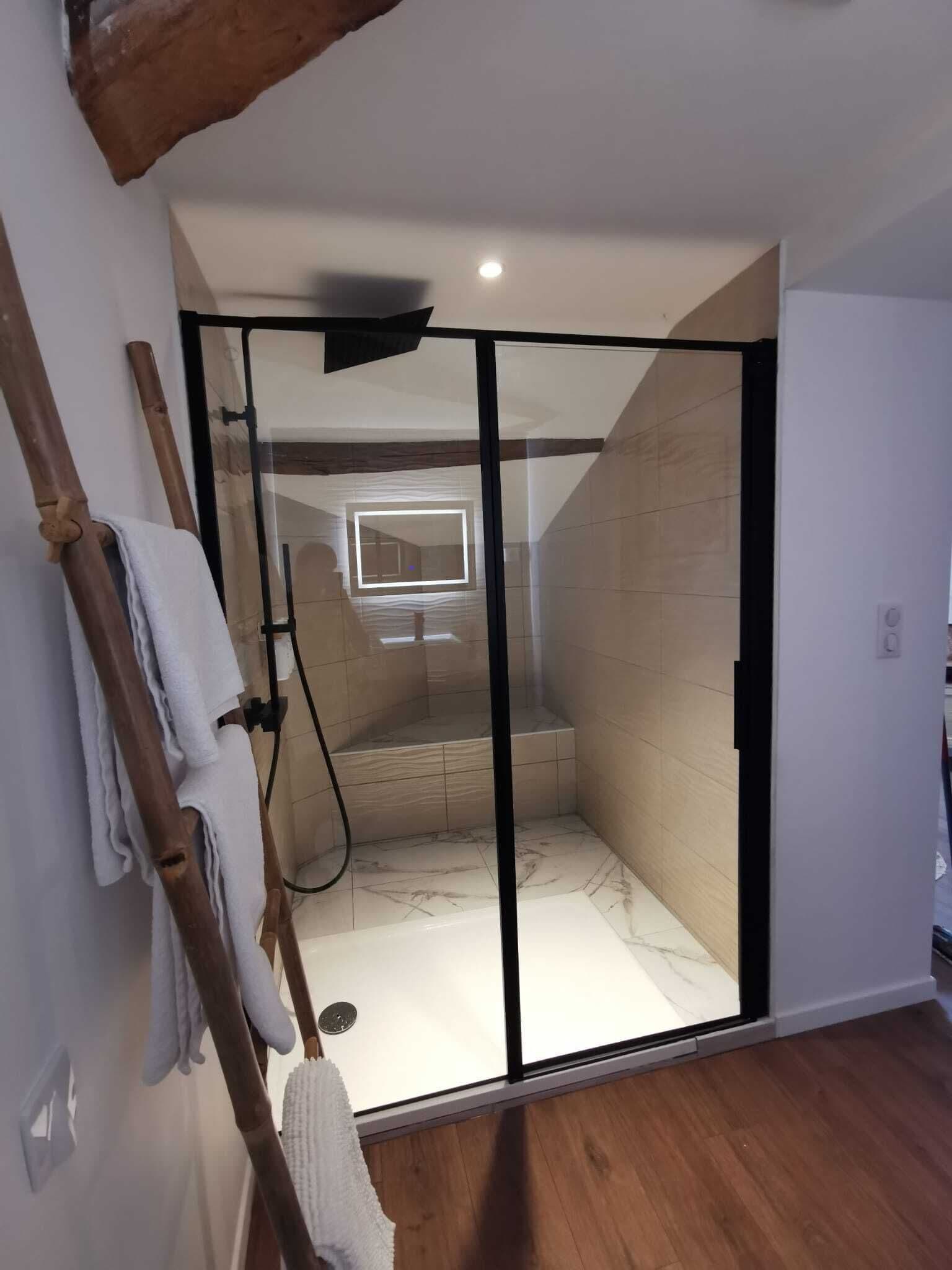 Comfort tweepersoonskamer | Badkamer