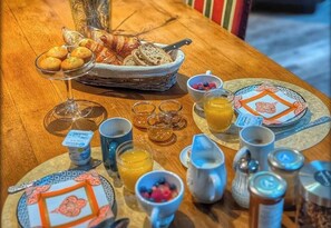 包每日全套早餐