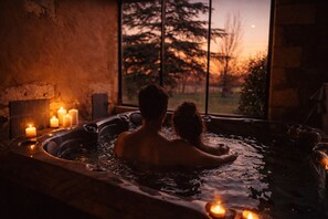 Hot tub, prenatal massages, Thai massages, massages - Domaine de Pourrouquet chambres d'hôtes (Vic-Fezensac)