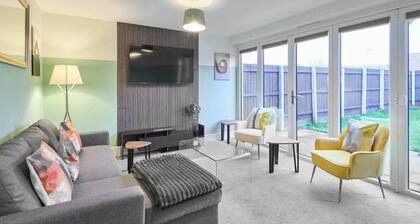 Modern Home With Garden, Corby