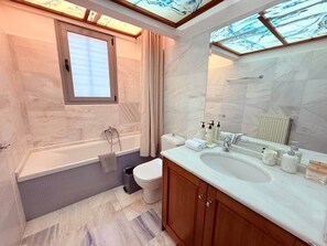 Hair dryer, towels - Elegant Flat Z near Marousi Hospitals (Marousi)