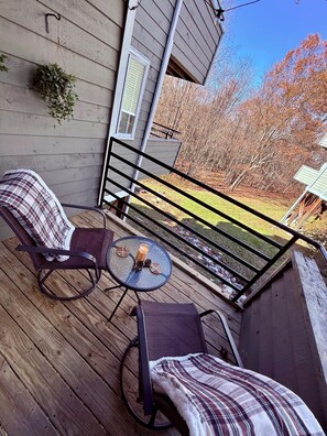 Terrace/patio - Romantic Smoky Mountain Escape-Hot tub-Pool-fireplace (Gatlinburg)