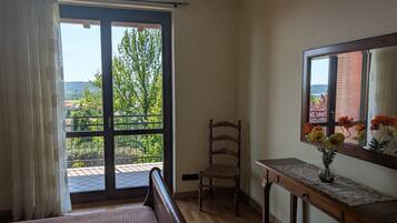 3 chambres, fer et planche Ă repasser, Wi-Fi, draps fournis