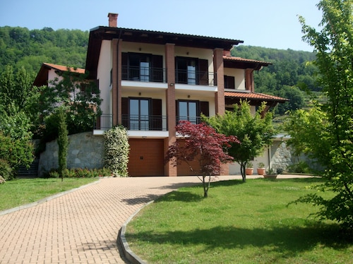 Detached family home in Piverone, near Lake Viverone
