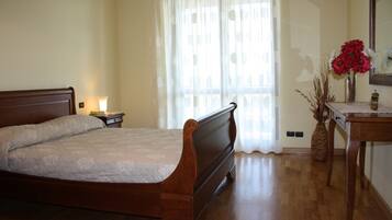 Bügeleisen/Bügelbrett, WLAN, Bettwäsche