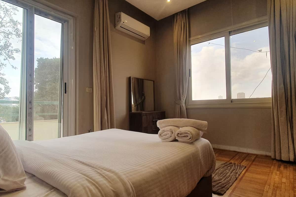 Apartment, 2 Bedrooms, Lake View | Bed sheets