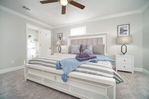 5 bedrooms, iron/ironing board, free WiFi, bed sheets - Spacious 5-bedroom Home w/ large pool - 10 minutes to Everbank Stadium (Jacksonville)