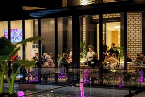 Vista frontal de la propiedad