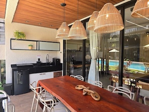 Apartment | Outdoor dining