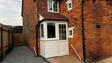 House, 2 Bedrooms, Smoking, Garden View | Parking | Limited parking