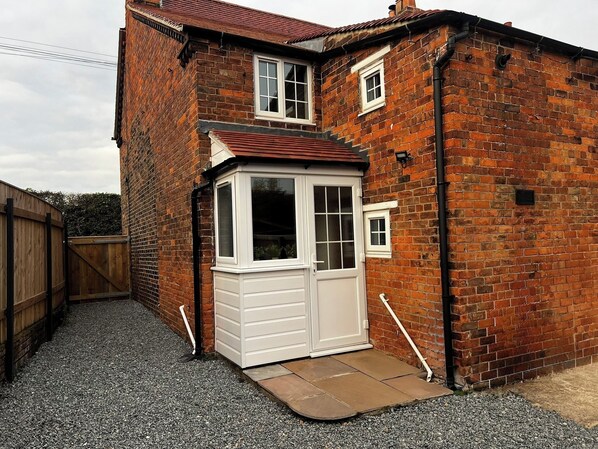 Parking - Seaton's Hidden Gem Charming Holiday Cottage (Hull)