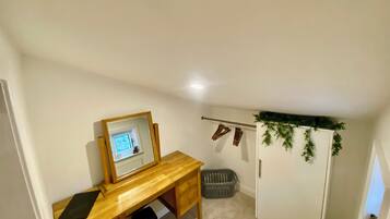 House, 2 Bedrooms, Smoking, Garden View | Room amenity