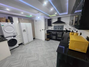 Private kitchen - Room 1 Cottage   White House Old Trafford  Manchester (Stretford)