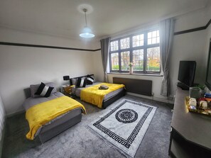 1 bedroom, iron/ironing board, WiFi, bed sheets - Room 5 Cottage  White House Old Trafford  Manchester (Stretford)