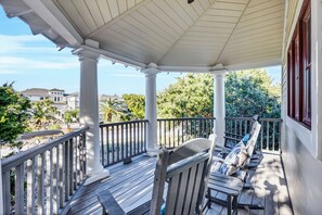Property grounds - Lightkeeper's Cottage – Experience the simplicity and convenience of island life (Bald Head Island)