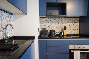 Standard-Apartment, Nichtraucher, Balkon | Eigene Küche | Kühlschrank, Mikrowelle, Ofen, Herdplatte