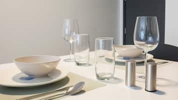 Standard Apartment, Non Smoking, Balcony | Private kitchen | Fridge, microwave, oven, stovetop