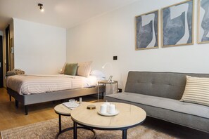 標準開放式客房, 非吸煙房, 陽台 | 筆電工作空間、熨斗/熨衣板、免費無線上網