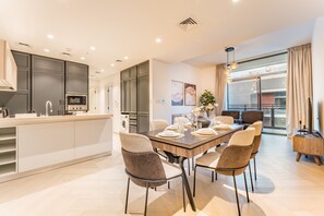 Dining - Creek Views, Near Ras Al Khor Wildlife Sanctuary and Downtown Dubai (Dubai)