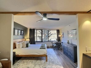 Bügeleisen/Bügelbrett, WLAN, Bettwäsche