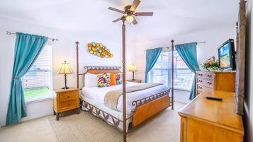 4 slaapkamers, een strijkplank/strijkijzer, wifi