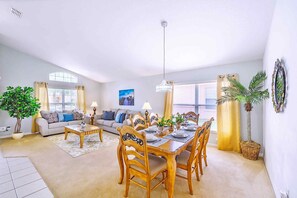Dining - Family Resort Home w Pool, BBQ & Game Room (Davenport)