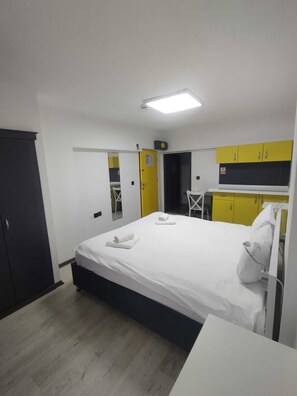 Standard Double Room, City View | Desk, free WiFi - ROTA GEZGİN PANSİYON (Eskisehir)