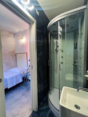 Bathroom | Shower, towels, soap, shampoo