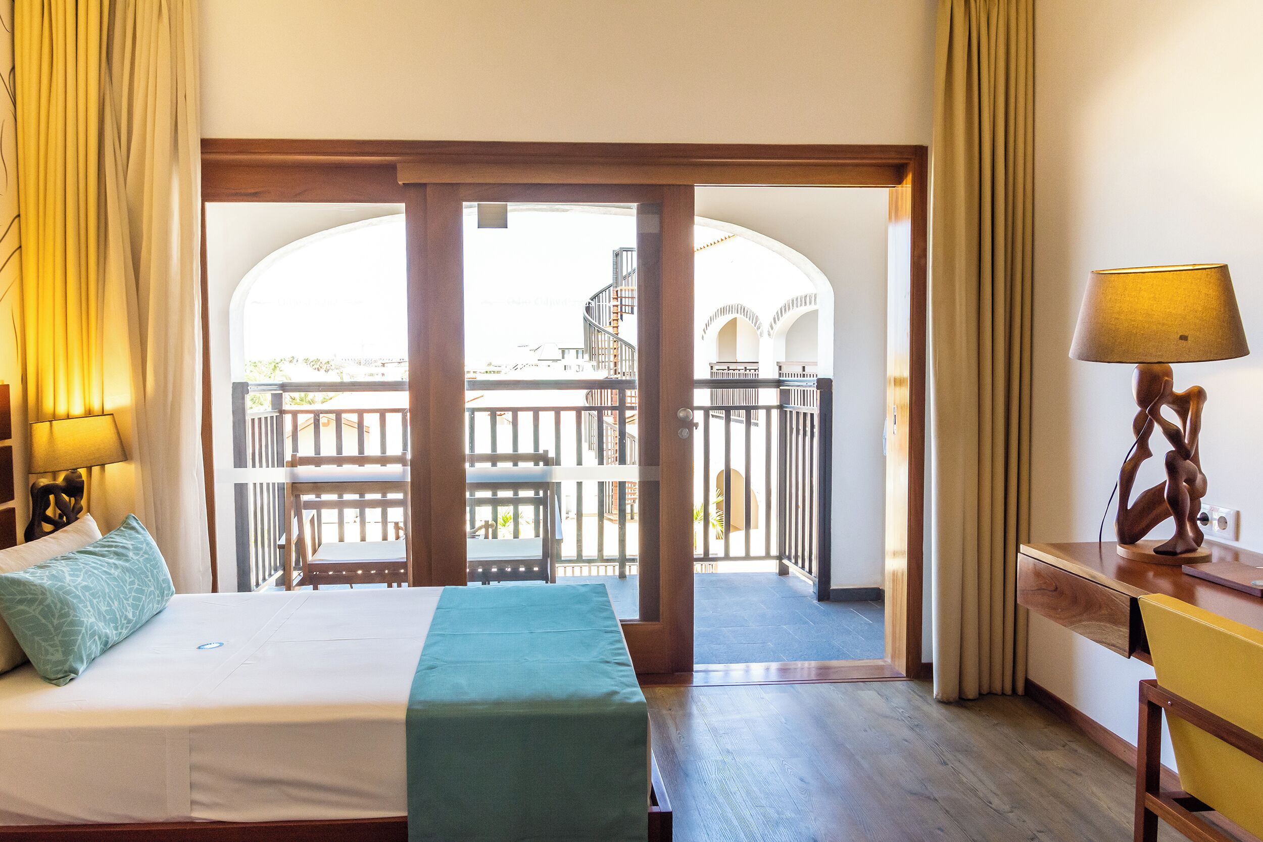 Zimmersafe, Verdunkelungsvorhänge, schallisolierte Zimmer