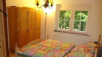 5 Schlafzimmer, Bügeleisen/Bügelbrett, Reisekinderbett, kostenloses WLAN