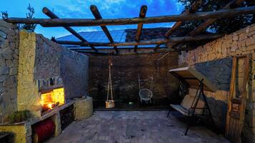 Comfort Villa, 3 Bedrooms, Lanai, Courtyard View | Terrace/patio